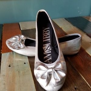 Sam & Libby silver flats
